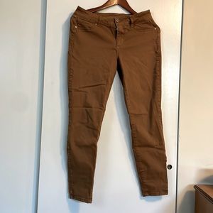 Maurices Brown Jeggings. Size Medium Short.